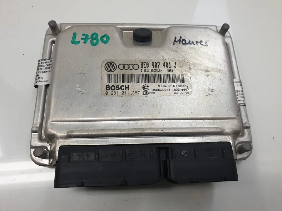 komputer sterownik ECU  Audi 0281011387 8E0907401J
